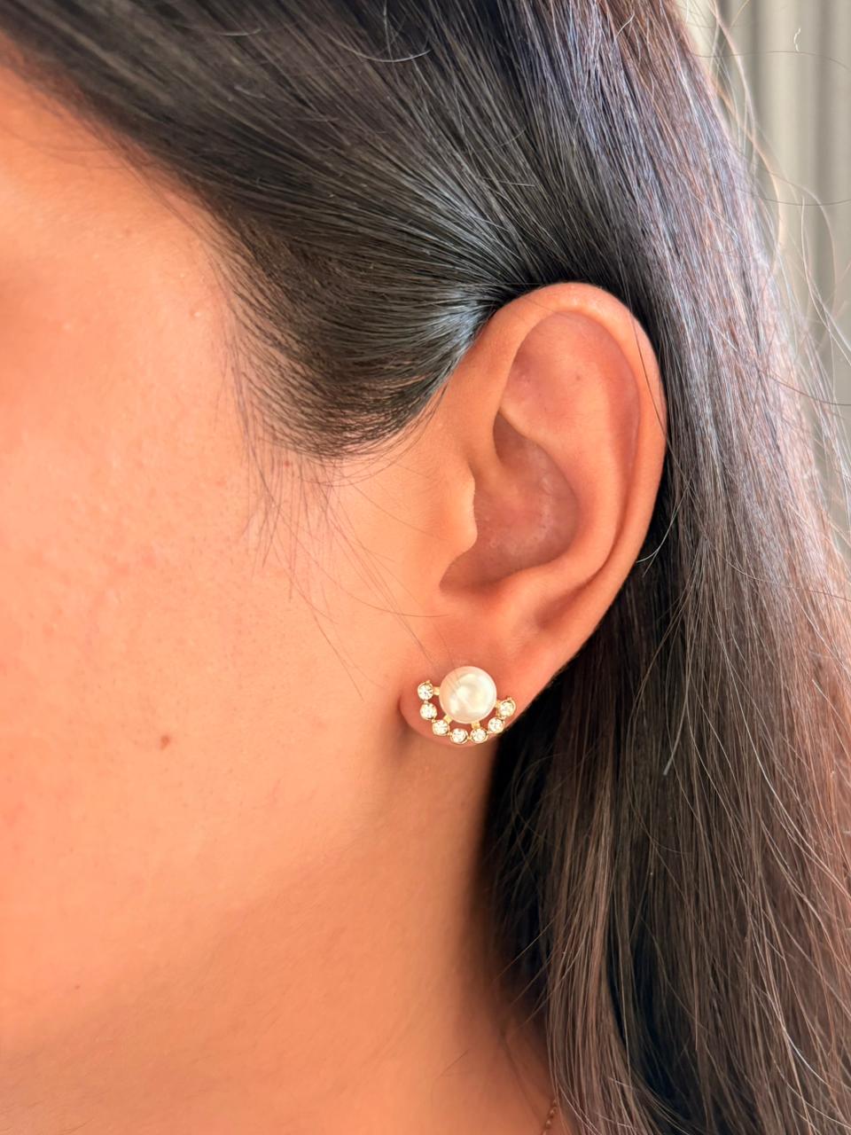Ivory Glow Pearl Studs