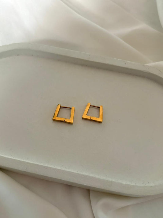 Éclat Square Gold Hoops
