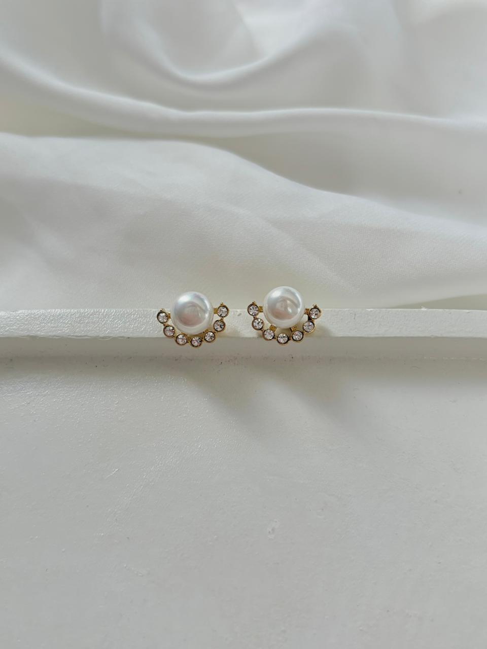Ivory Glow Pearl Studs