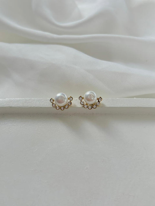 Ivory Glow Pearl Studs