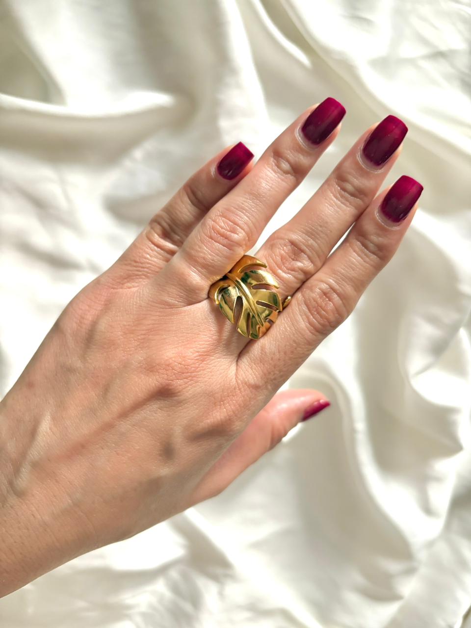 Adjustable Gold Leaf Fashion Ring